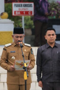 Bupati Safni Sikumbang Pimpin Apel Perdana, Tegaskan Efisiensi Anggaran dan Sinkronisasi dengan Pusat