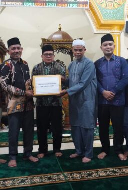 Perkuat Silaturahmi dan Kepedulian Sosial, Bersama Bupati, TSR I Pemkab Lima Puluh Kota Kunjungi Masjid Al-Hidayah