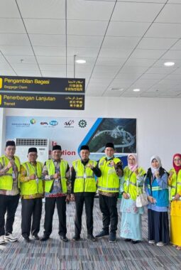 199 Jamaah Haji Asal Lima Puluh Kota Tiba di Tanah Air, Disambut Hangat oleh Bupati dan Wakil Bupati